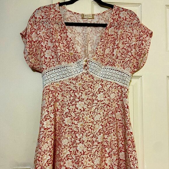 Altar’d state v neck dress - Picture 1 of 7